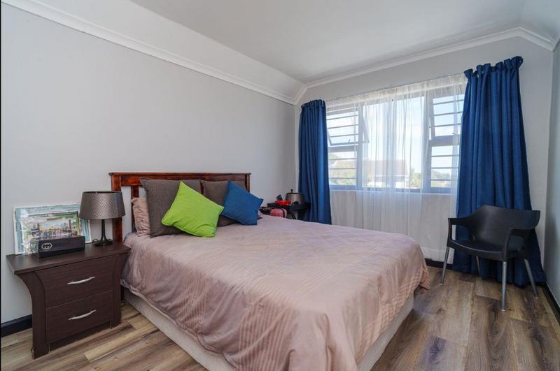 7 Bedroom Property for Sale in Fish Hoek Western Cape